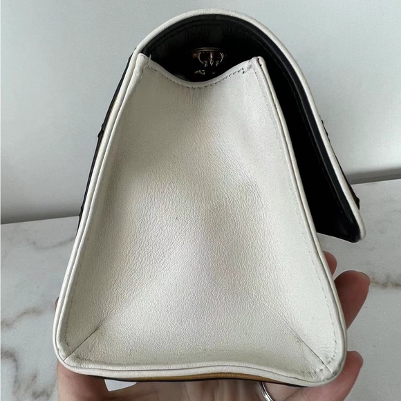 Sold - Picture 3 of 8